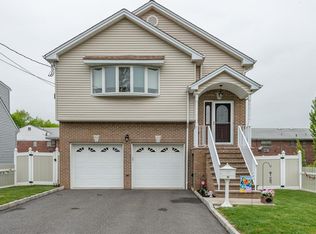 29 Dawn Dr, Clark, NJ 07066