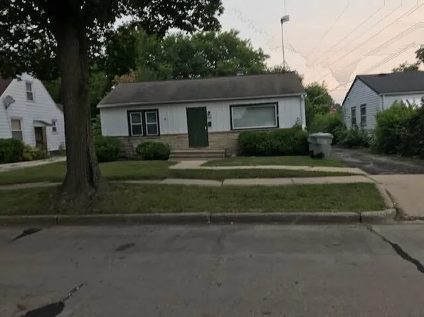 5720 North 42nd STREET, Milwaukee, WI 53209