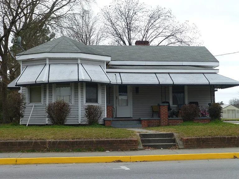 313 N Main St — Photo 1