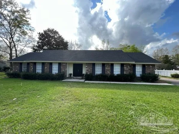 1112 Sneed Dr, Atmore, AL 36502