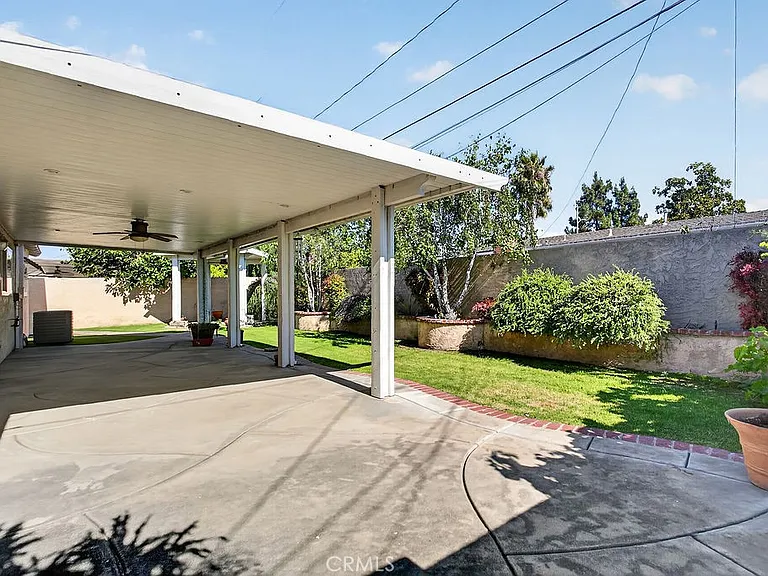 2310 E Monroe Ave — Photo 24