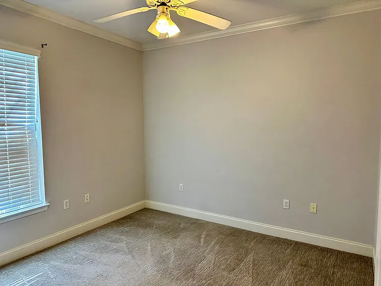 9721 Buttercup Dr — Photo 12