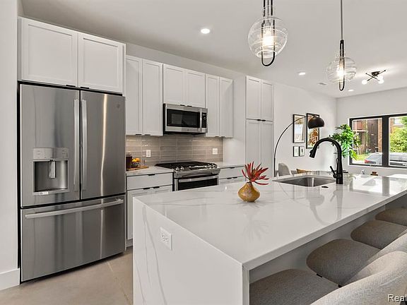 4th image of 1501 Pallister St #1