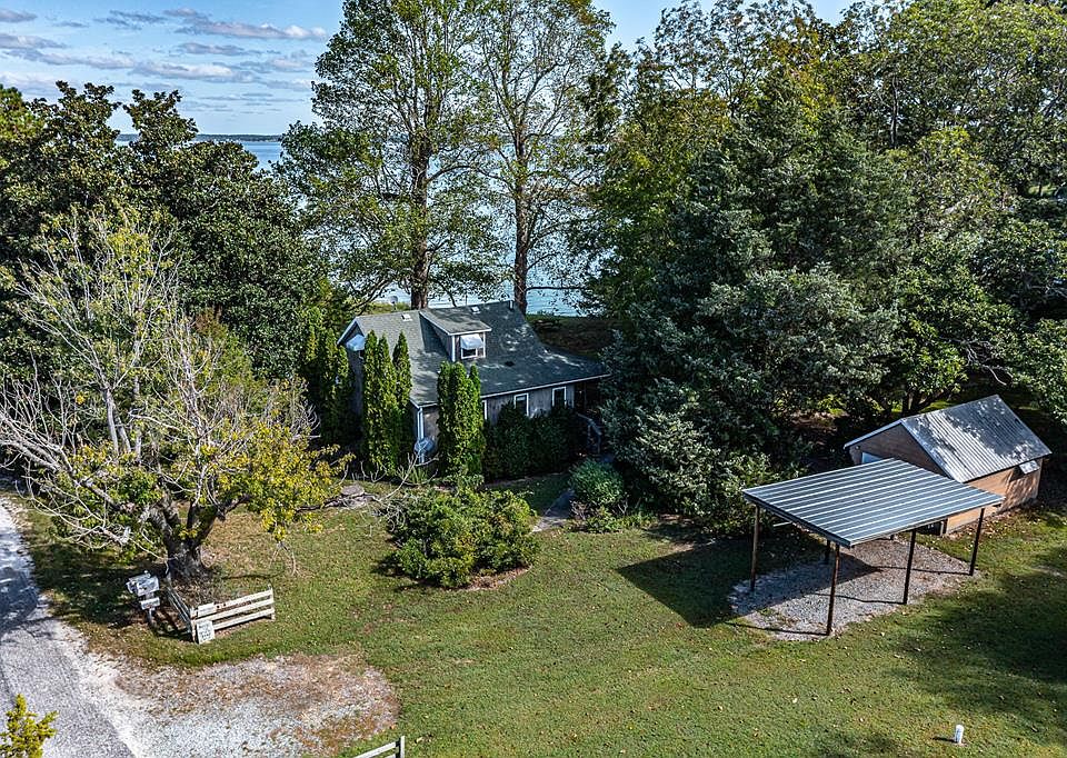 1st image of 810 Long Point Ln