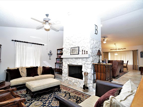 5th image of 1585 Farnsworth Ave