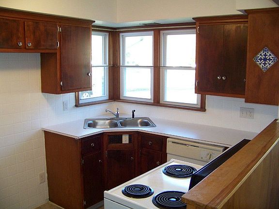 2nd image of 61 Manning Dr