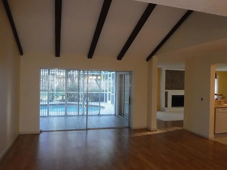 4328 Kingston Loop — Photo 8