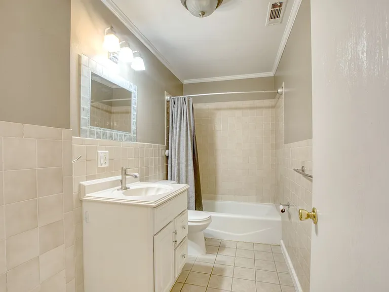 15 Renwick St #2 — Photo 16