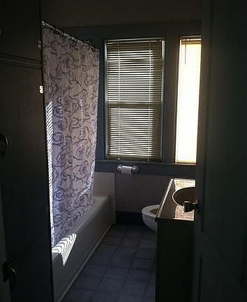 5th image of 851 N Oxford St
