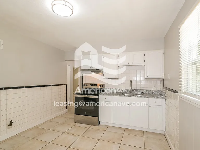 81947_005_kitchen_6.jpg