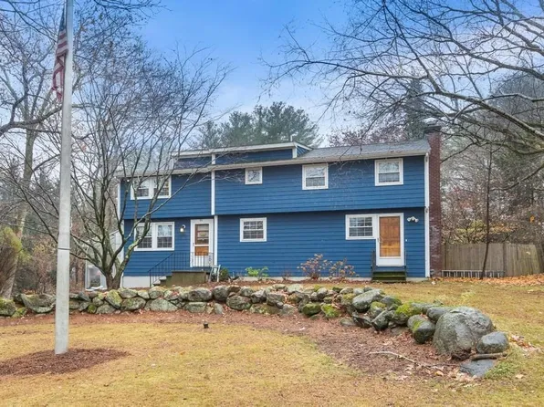 95 Bellflower Rd, Billerica, MA 01821