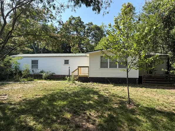 4509 Oakley Ct, Walkertown, NC 27051