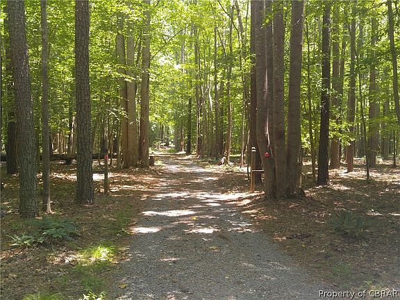 2nd image of 1409 W River Run Dr