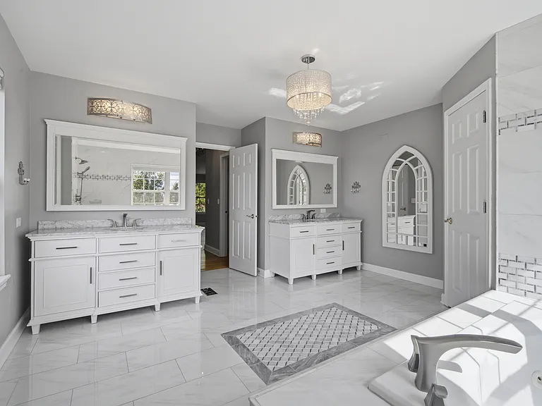 5280 Burnham St — Photo 31