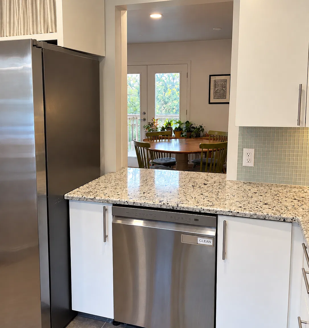 4 bed, 1600 sqft, $4,250 — Photo 4