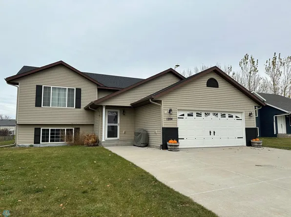 1204 11th Ave SE, Barnesville, MN 56514