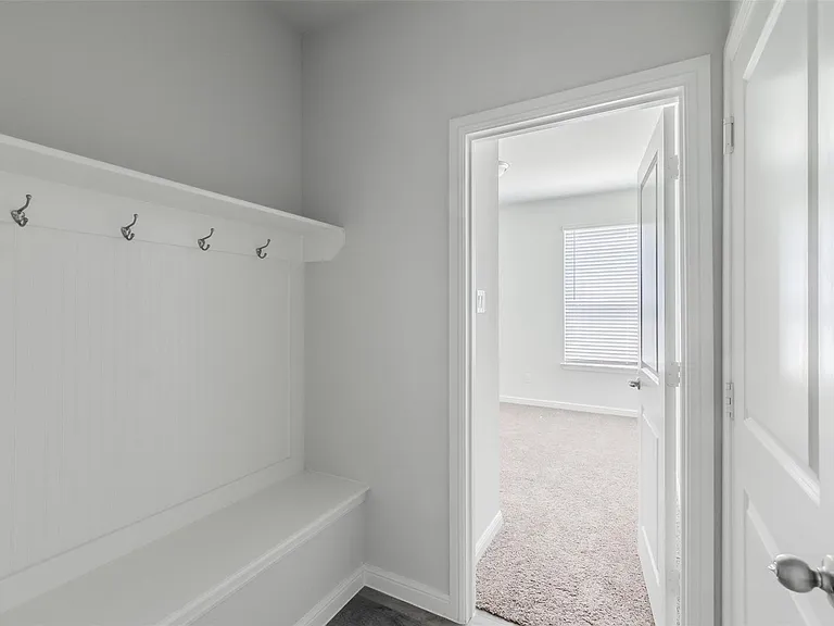 1343 Fox Hollow Rd — Photo 31
