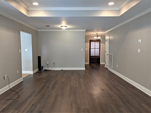 2nd image of 137 Huntington Dr