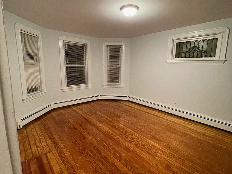 58 Elm St #1 — Photo 4