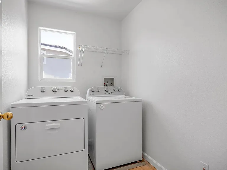 552 Stonehaven Ct — Photo 11