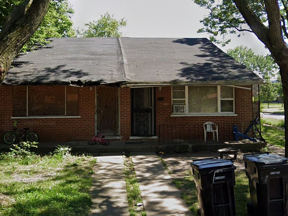 2nd image of 955 W 116th Pl
