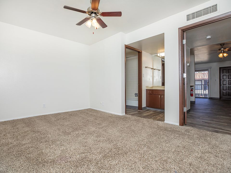 Spacious Bedrooms at Las Brisas Apartments | Albuquerque, NM
