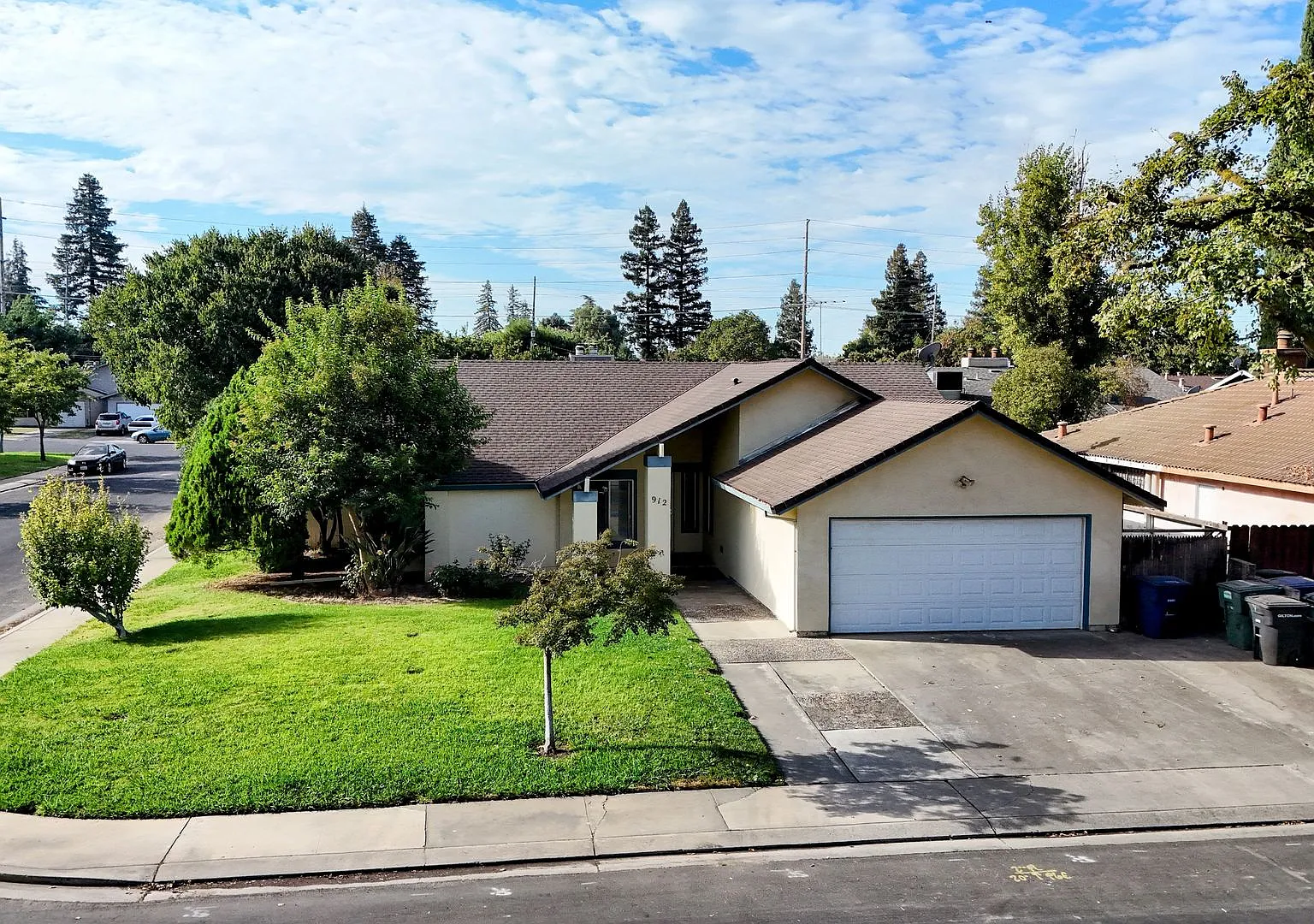 912 Pennington Place Modesto CA 95356 — Photo 1