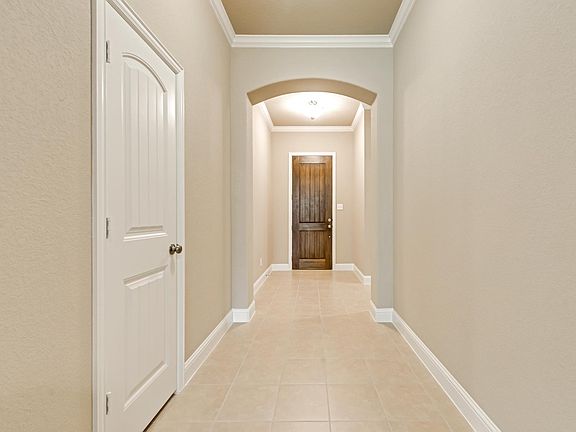 2nd image of 1569 Country Crest Dr