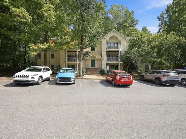 5928 W Friendly Ave Unit M, Greensboro, NC 27410