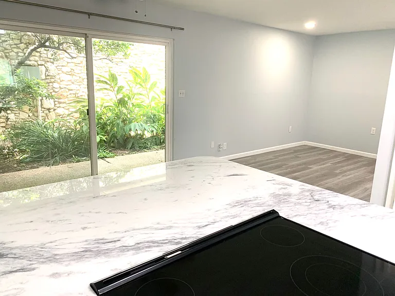 500 E Riverside Dr #122 — Photo 18
