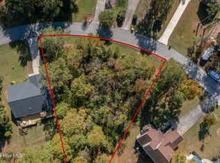 904 Caroline Ct, New Bern, NC 28560