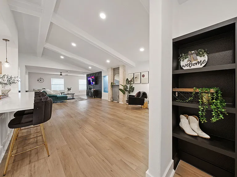 16502 Fox Knl — Photo 24