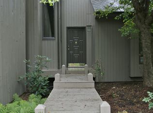 231 Stonebridge Dr, Blue Ridge, VA 24064