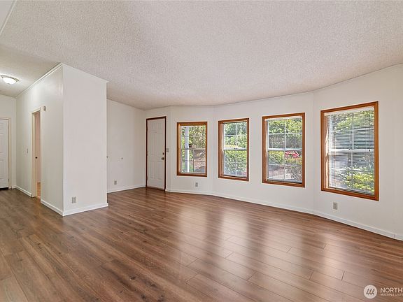 4th image of 9466 Silver Creek Lane NW