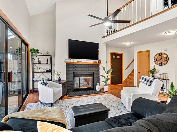 4th image of 114 Captains Way