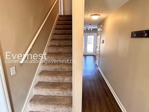 3rd image of 608 Doral Point