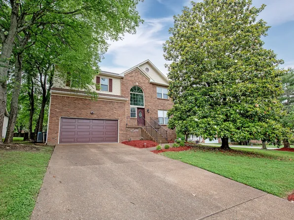 100 Charleston Ct, Hendersonville, TN 37075