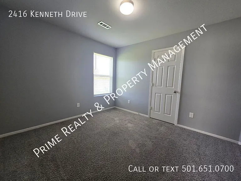 2416 Kenneth Dr — Photo 6