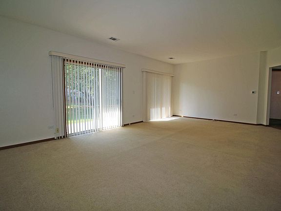 2nd image of 1705 Chesapeake Ln