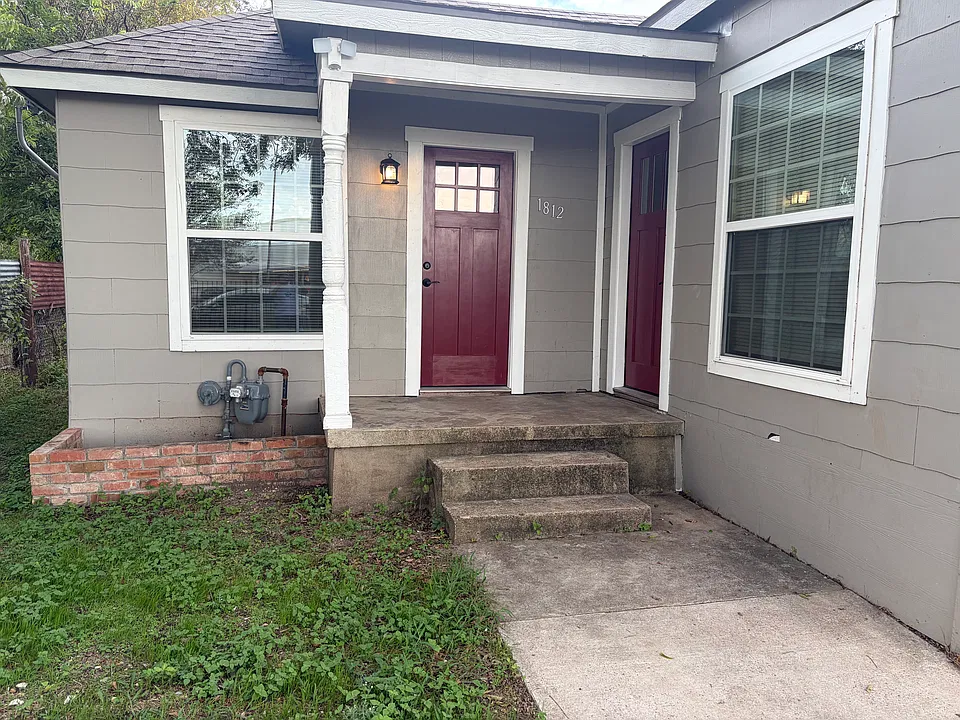 1812 Summer Ave