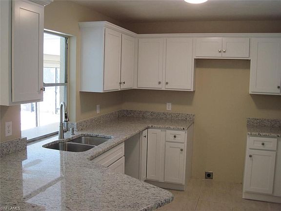 5th image of 1112 SE 17th Ter