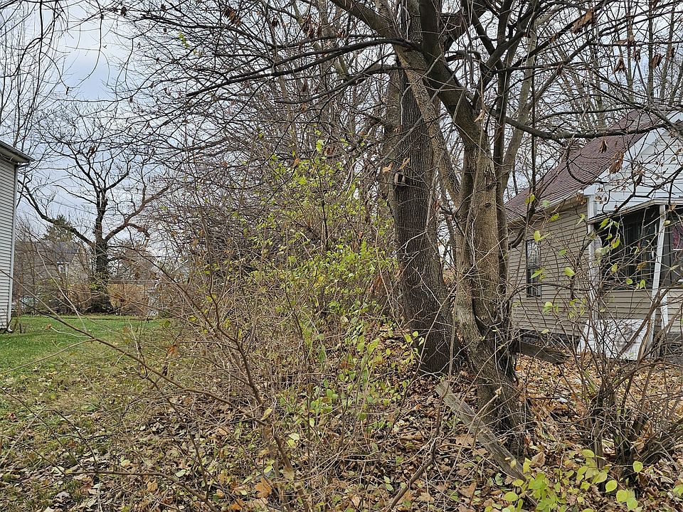 2nd image of 931 W 27th St
