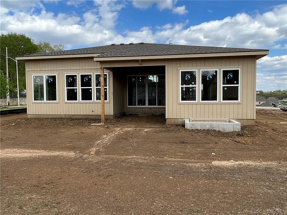 2nd image of 7100 Richards Dr