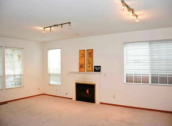 3rd image of 6156 Sycamore Ln NE