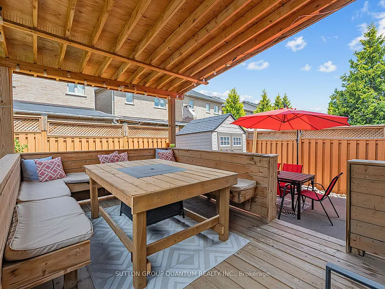581 Grant Way #UPPER — Photo 28