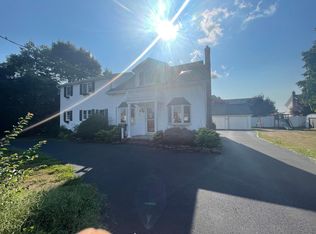 32 Concord Ave #1, Bethpage, NY 11714