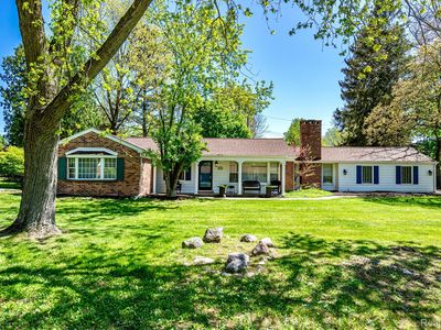 6861 N Clunbury Rd, West Bloomfield, MI, 48322