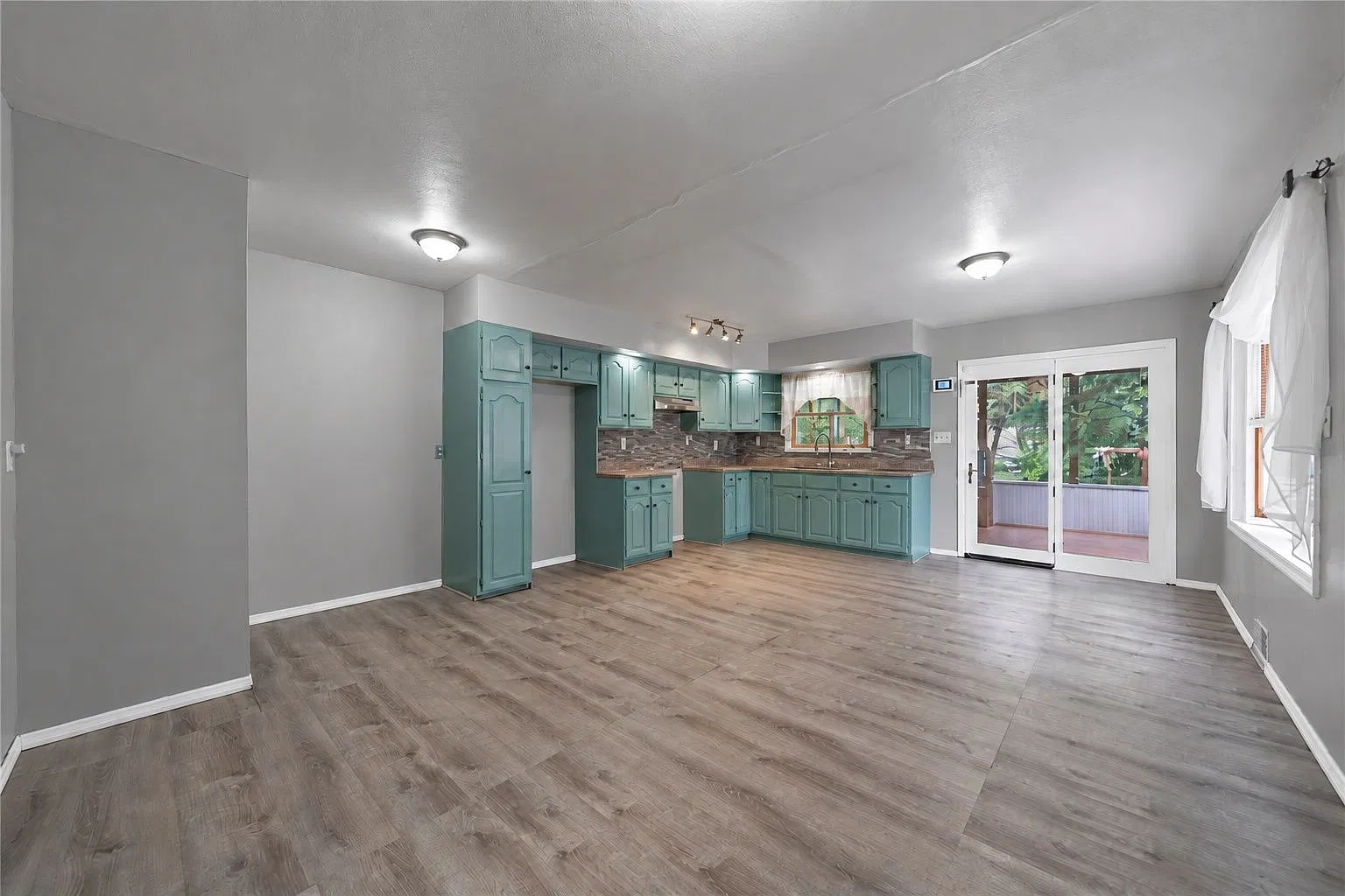 4 bed, 1536 sqft, $3,450 — Photo 3