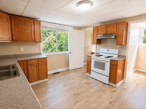 50 Charles Street, 50 Charles St #3, Bangor, ME 04401