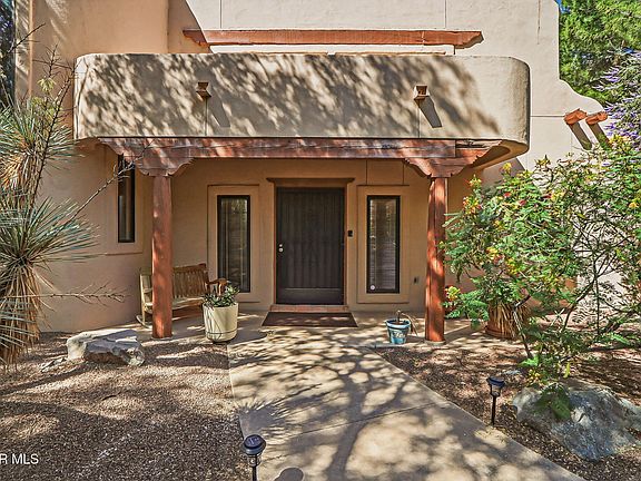 4th image of 724 Tayopa Ct